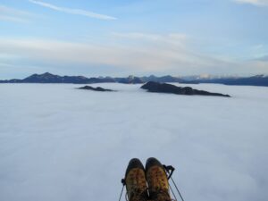 Gleitschirmflug Wolken Nebelmeer