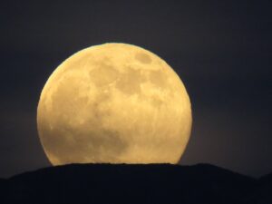 Mondaufgang Gleitschirmfliegen Abend